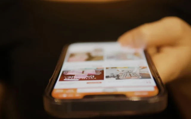 Payment cards hands